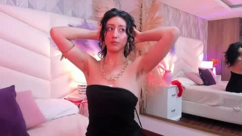 karoline_lux online show from 04/05/26, 12:35