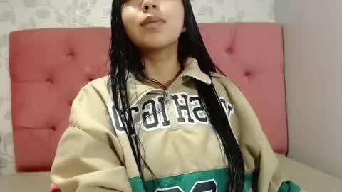 Isa online show from 12/17/25, 03:01