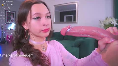 karolineneuer online show from 09/29/25, 01:11