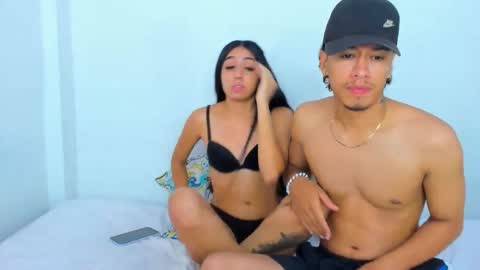 karoll_y_erik online show from 12/16/25, 04:17
