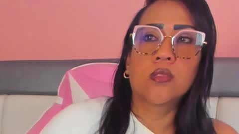 karolwest_ online show from 12/15/25, 12:31