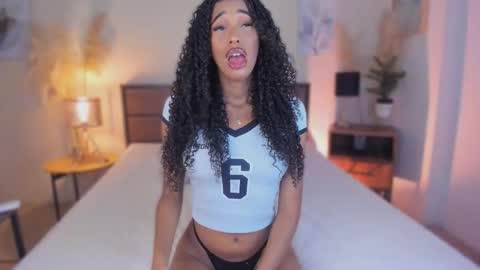 Snapshot of karymoon chatting on 02/19/26, 07:32 Kary Moon online show from 02/19/26, 07:32