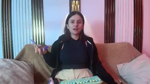 kassandra james online show from 02/04/26, 01:17