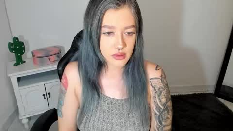 Alicia online show from 10/13/25, 05:18