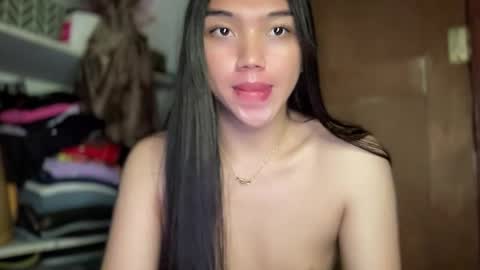 Snapshot of kat_hollandx chatting on 01/27/25, 04:33 Majesty online show from 01/27/25, 04:33