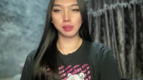 Snapshot of kat_hollandx chatting on 02/05/25, 12:17 Majesty online show from 02/05/25, 12:17