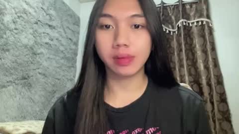 Snapshot of kat_hollandx chatting on 03/06/25, 11:47 Majesty online show from 03/06/25, 11:47