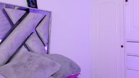 Kat Santana online show from 04/15/26, 07:58