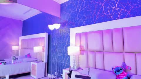 Kiara  online show from 04/11/26, 11:36