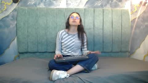 Katalina online show from 04/05/26, 03:09