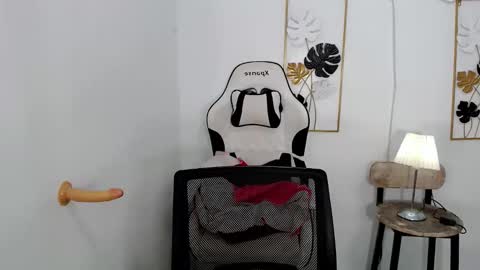 kataluna_hugecock69 online show from 02/25/26, 05:50