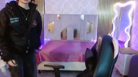 katana_tay online show from 10/28/25, 11:58