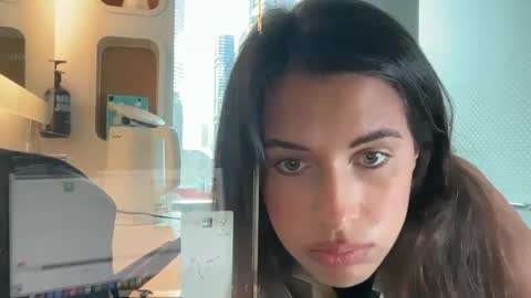 katarasimon online show from 10/31/25, 08:21