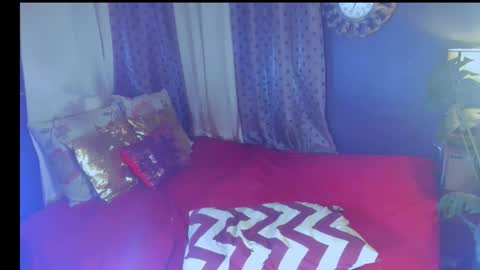 Snapshot of katarina_hot_mistress chatting on 09/20/25, 02:34 katarina online show from 09/20/25, 02:34