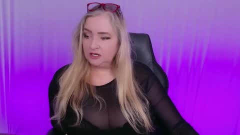 Snapshot of katdsinclair chatting on 02/17/25, 02:26 Kat D Sinclair online show from 02/17/25, 02:26