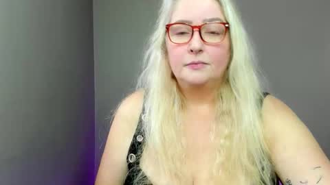 Snapshot of katdsinclair chatting on 11/30/25, 03:38 Kat D Sinclair online show from 11/30/25, 03:38