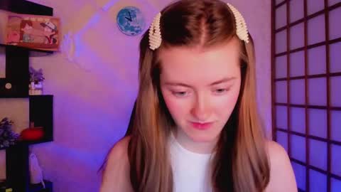 Snapshot of kate_cuddle chatting on 12/12/24, 02:26 Kate online show from 12/12/24, 02:26