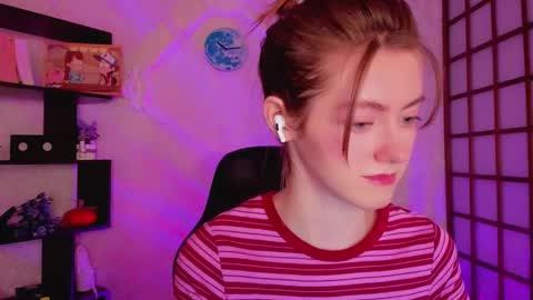 Snapshot of kate_cuddle chatting on 12/13/24, 02:10 Kate online show from 12/13/24, 02:10