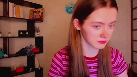 Snapshot of kate_cuddle chatting on 12/23/24, 01:51 Kate online show from 12/23/24, 01:51