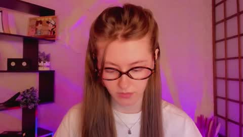 Snapshot of kate_cuddle chatting on 01/23/25, 02:12 Kate online show from 01/23/25, 02:12