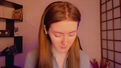 Snapshot of kate_cuddle chatting on 02/20/25, 01:57 Kate online show from 02/20/25, 01:57