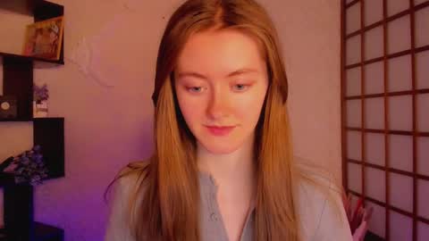 Snapshot of kate_cuddle chatting on 02/20/25, 05:01 Kate online show from 02/20/25, 05:01