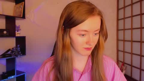 Snapshot of kate_cuddle chatting on 02/26/25, 05:20 Kate online show from 02/26/25, 05:20