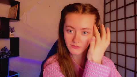 Snapshot of kate_cuddle chatting on 03/03/25, 05:42 Kate online show from 03/03/25, 05:42