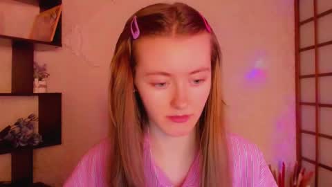 Snapshot of kate_cuddle chatting on 03/11/25, 05:27 Kate online show from 03/11/25, 05:27