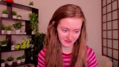 Snapshot of kate_cuddle chatting on 09/11/25, 02:44 Kate online show from 09/11/25, 02:44