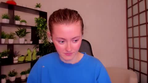 Snapshot of kate_cuddle chatting on 09/12/25, 02:55 Kate online show from 09/12/25, 02:55