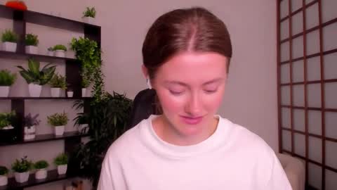 Snapshot of kate_cuddle chatting on 09/26/25, 02:59 Kate online show from 09/26/25, 02:59