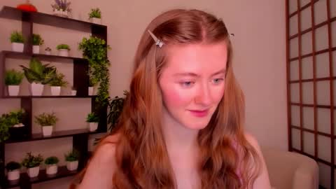 Snapshot of kate_cuddle chatting on 10/15/25, 02:33 Kate online show from 10/15/25, 02:33