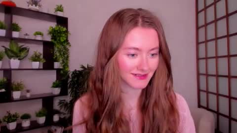 Snapshot of kate_cuddle chatting on 10/21/25, 02:12 Kate online show from 10/21/25, 02:12