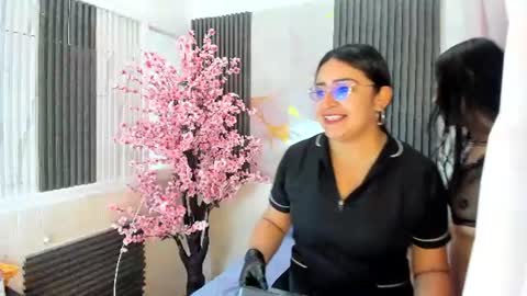 Snapshot of kate_evans1 chatting on 06/25/26, 12:31 Kate Evans online show from 06/25/26, 12:31
