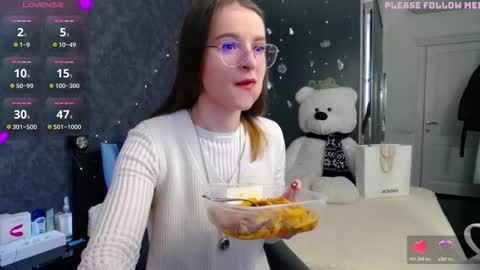 Snapshot of kate_jonson chatting on 02/15/26, 07:51 .Be kind and gentle with me and I will do my best for you. online show from 02/15/26, 07:51