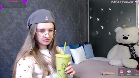 Snapshot of kate_jonson chatting on 02/19/26, 07:37 .Be kind and gentle with me and I will do my best for you. online show from 02/19/26, 07:37