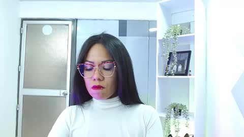 Kate  online show from 11/18/25, 07:29