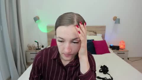 kate_redgar online show from 10/09/25, 11:08