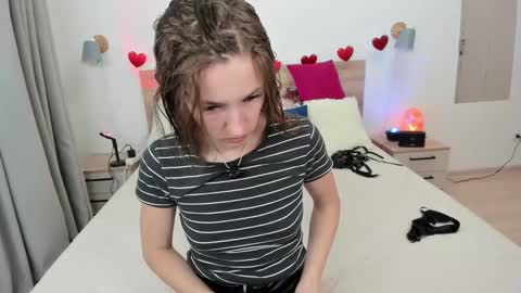 Snapshot of kate_redgar chatting on 02/12/26, 01:50 kate_redgar online show from 02/12/26, 01:50