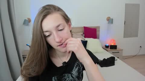 Snapshot of kate_redgar chatting on 02/21/26, 01:45 kate_redgar online show from 02/21/26, 01:45