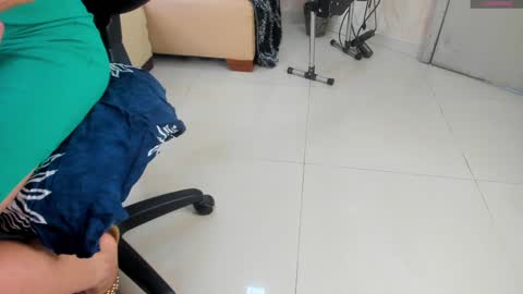 Snapshot of kate_roose chatting on 01/25/25, 02:03 kate_roose online show from 01/25/25, 02:03