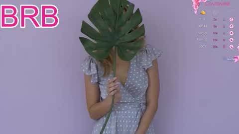 Therapist online show from 11/22/25, 01:48