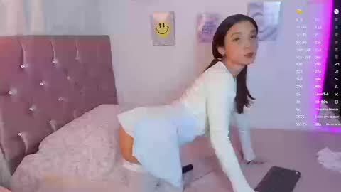 Snapshot of kate_the_bitch2 chatting on 09/13/25, 04:45 kate_the_bitch2 online show from 09/13/25, 04:45