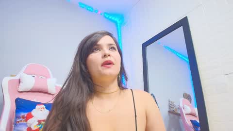 Snapshot of kateadamss1 chatting on 12/06/24, 06:39 KateAdams online show from 12/06/24, 06:39