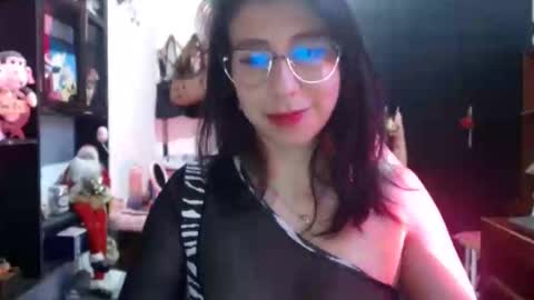 Kateeen18 online show from 05/17/26, 05:27