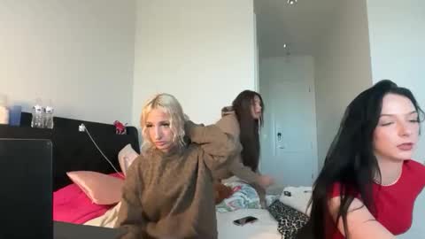 Snapshot of kateharperr chatting on 11/19/25, 09:59 kateharperr online show from 11/19/25, 09:59