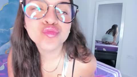 Snapshot of katemoorex chatting on 09/19/25, 11:44 KateMoorex online show from 09/19/25, 11:44