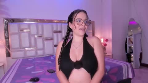 Snapshot of katemoorex chatting on 01/12/26, 12:43 KateMoorex online show from 01/12/26, 12:43