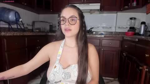 KateMoorex online show from 02/06/26, 12:30